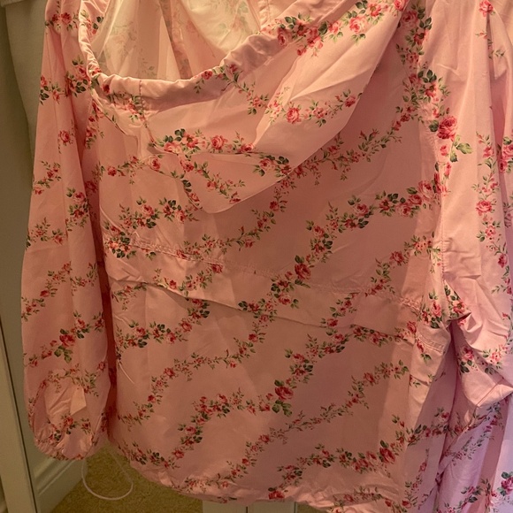 NWOT “Feeling Rosie” Windbreaker size small - Picture 6 of 11